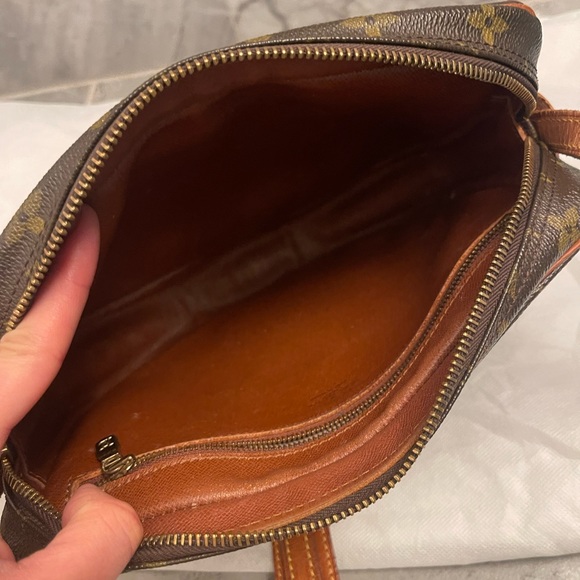 Louis Vuitton - Picture 6 of 10